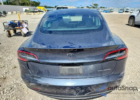 2022 Tesla Model 3 z USA, uszkodzony, nr VIN 5YJ3E1EB1NF266439